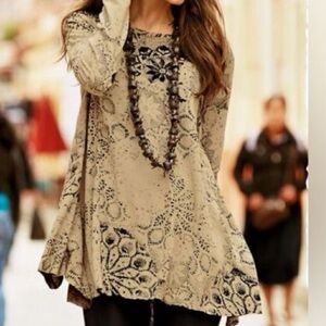 PERUVIAN CONNECTION | Asymmetrical Medallion Print Swing Tunic | M/L